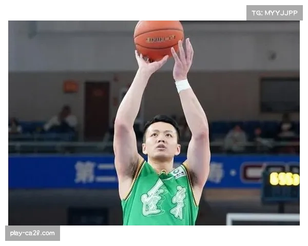 乌戈强调篮板统治重要性 连续丢板成输北京关键因素 乌戈强调篮板统治重要性 连续丢板成输北京关键因素